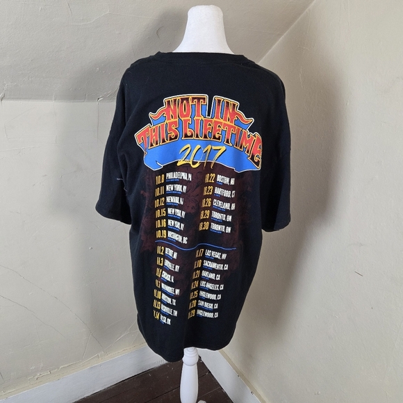 Guns N' Roses 2017"Not In This Lifetime" Tour T-Shirt Size XL - Picture 4 of 10